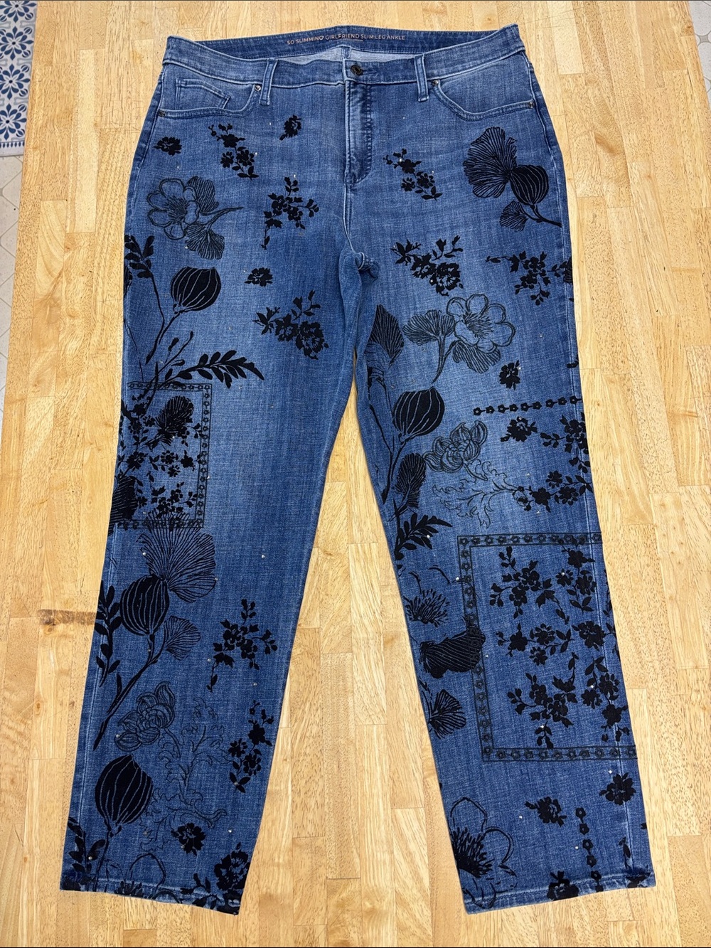 Chicos So Slimming Girlfriend Jeans Flocked Velvet Floral Rhinestone Sparkle 14R